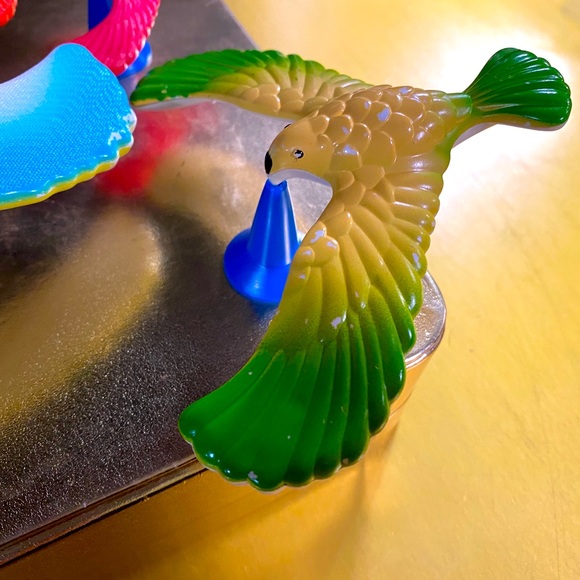 RETRO MAGIC BALANCING  BIRDS (4) FUN TOYS THEY BALANCE OF ALMOST AN… - Picture 2 of 11